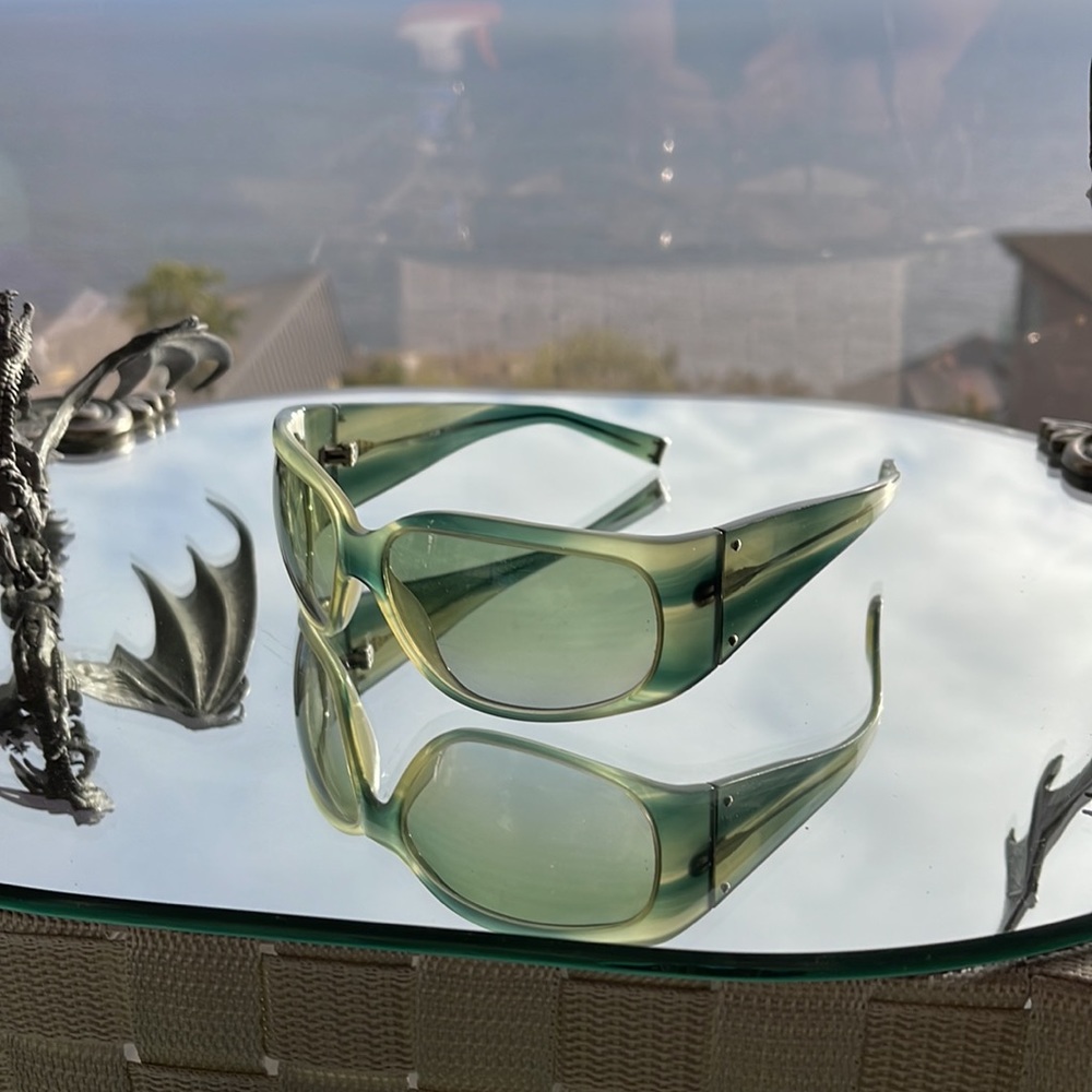 OLIVER PEOPLES SUNGLASSES - Picture 4 of 8